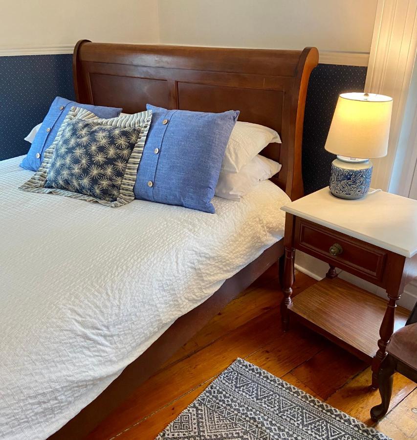 The Cove Inn Westport Bagian luar foto