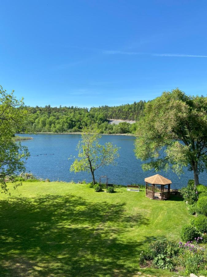 The Cove Inn Westport Bagian luar foto