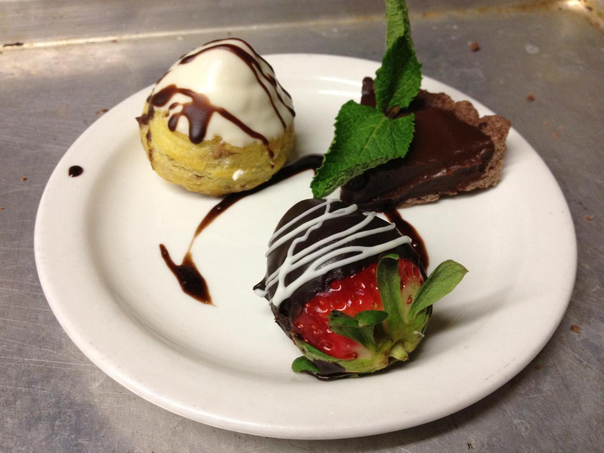 The Cove Inn Westport Bagian luar foto