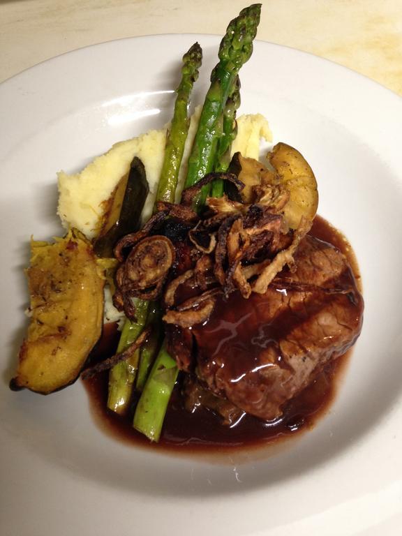 The Cove Inn Westport Bagian luar foto