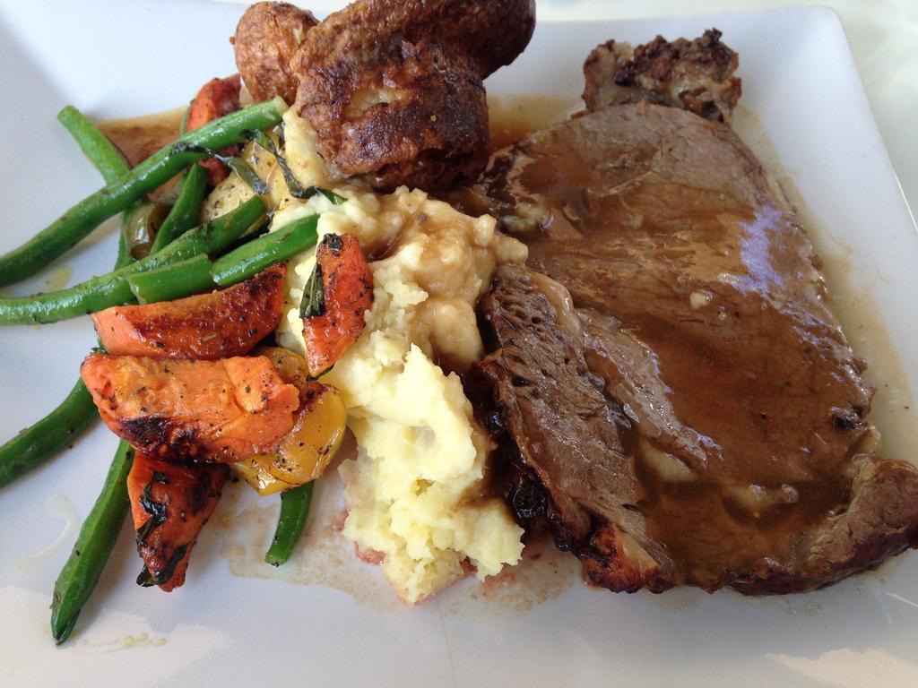 The Cove Inn Westport Bagian luar foto